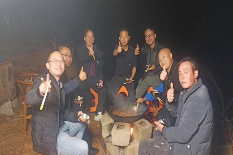 站長年會(huì)晚宴——香噴噴的柴火雞